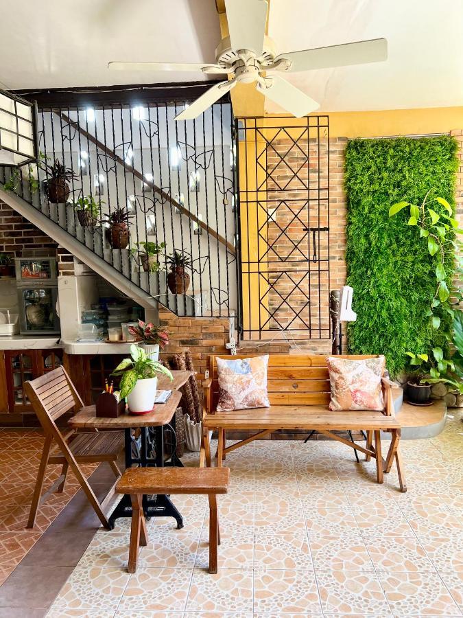 Balai Tinay Guesthouse Legazpi Bagian luar foto
