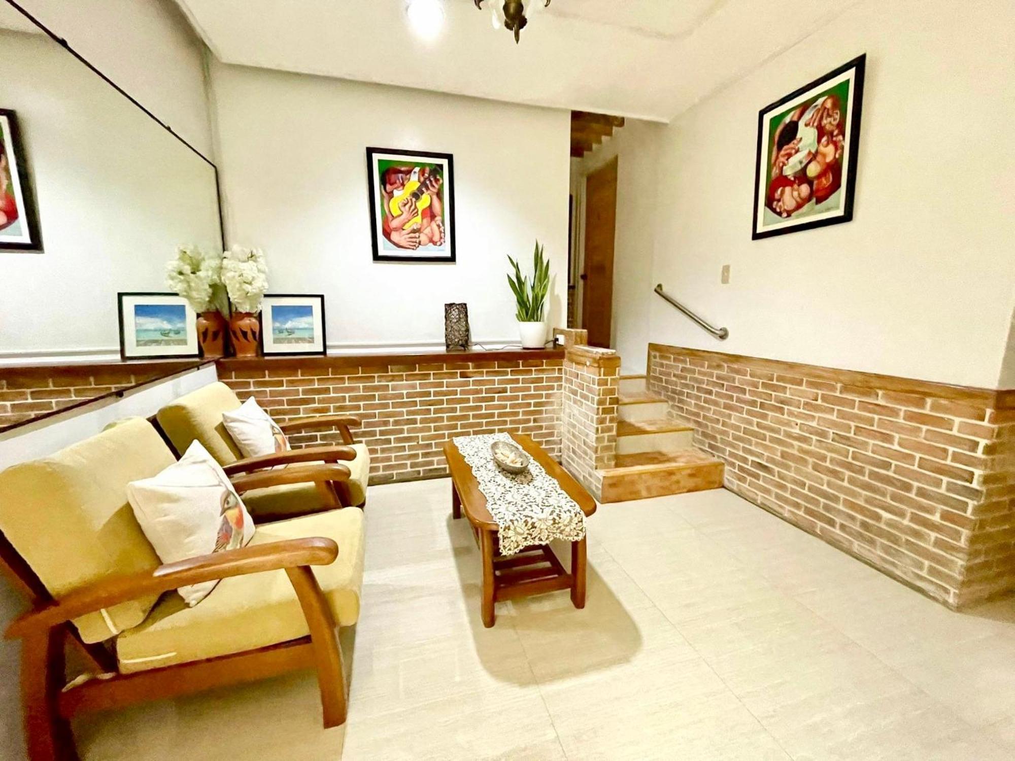 Balai Tinay Guesthouse Legazpi Ruang foto
